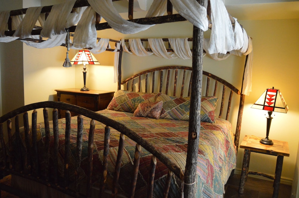 Red Bud Lodge