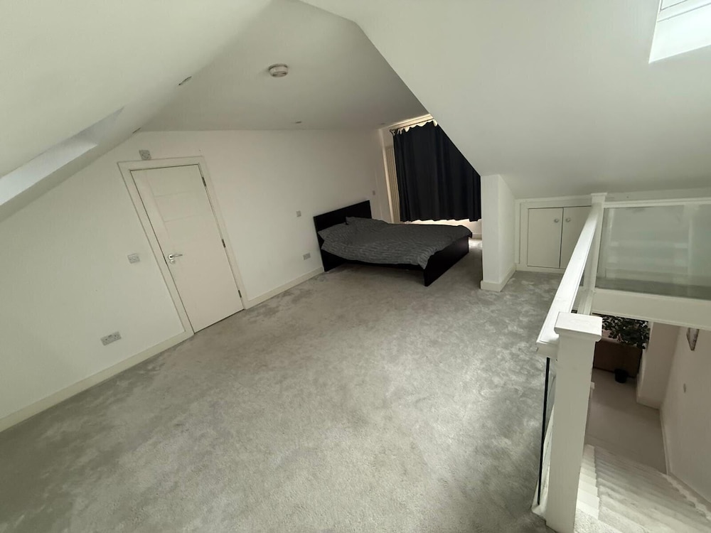 Charming 3 Bedroom House in West London