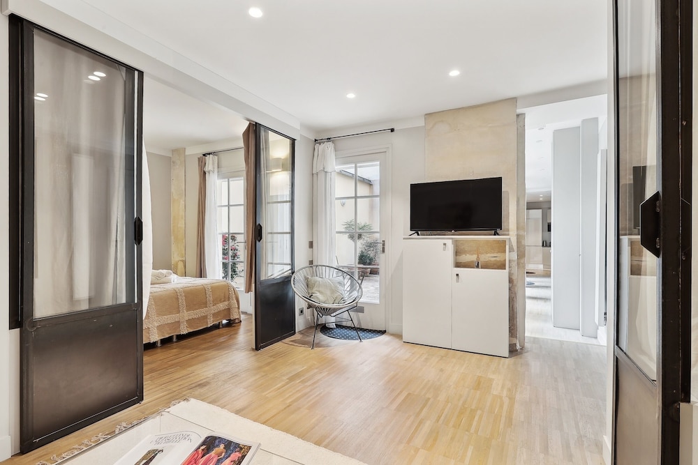 Chic 2BR 2BA near Place des Vosges