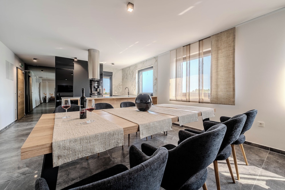 Penthouse Adela