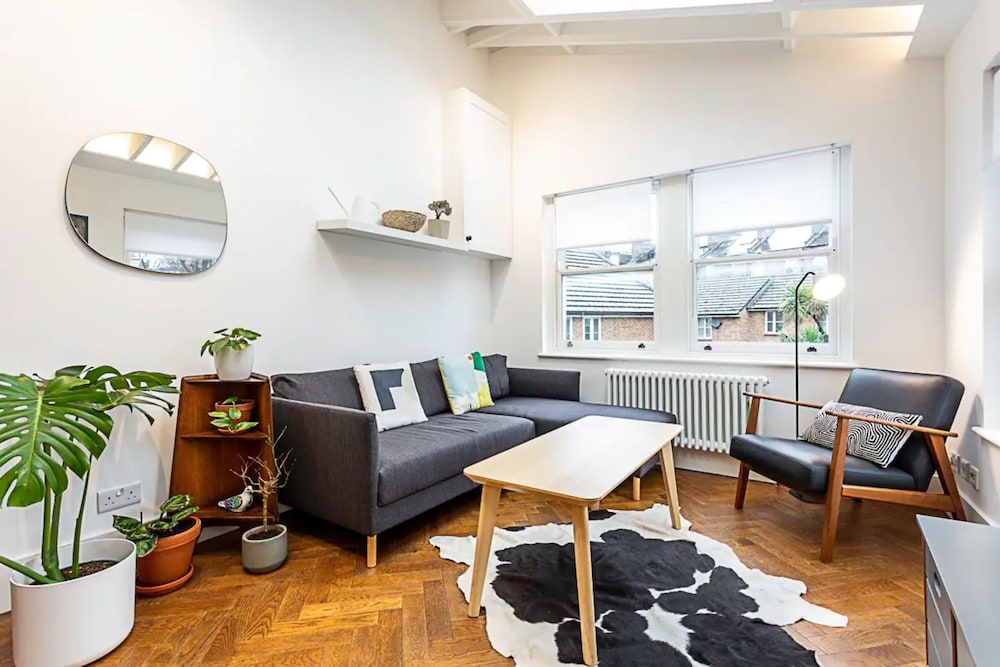 Stylish and Spacious 1BD in Clapton