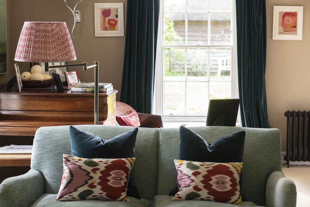Fabulous Farmhouse in Hampshire