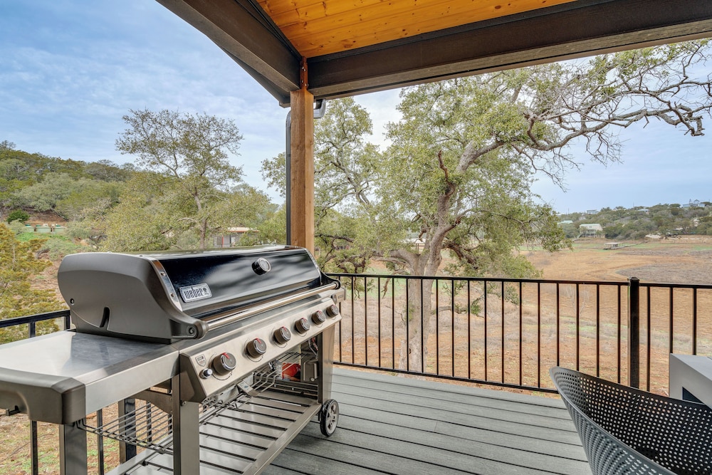 Chic Burnet Home on Lake Buchanan w/ 2 Fireplaces! - Property Image 7