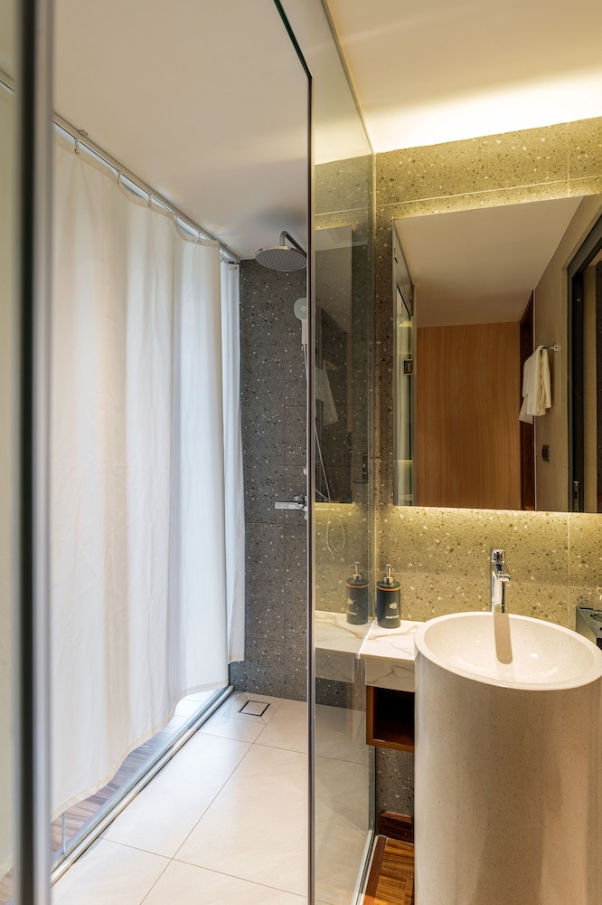 Kin Hotel Thai Van Lung 17