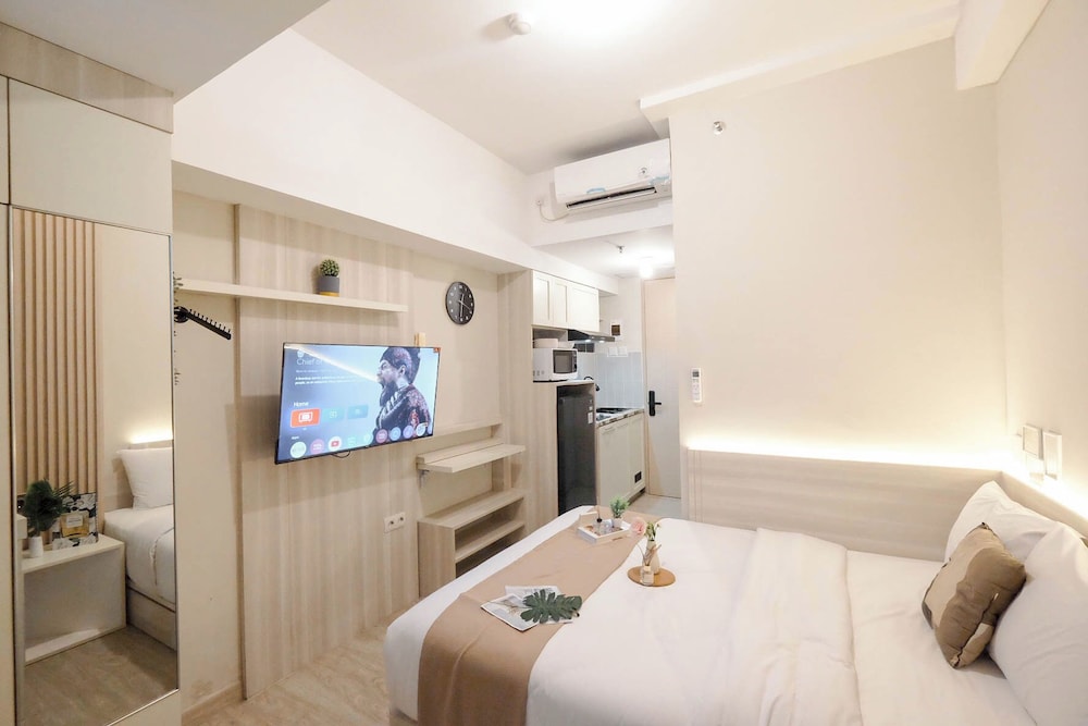 Wooden Accent Studio At Tokyo Riverside Pik 2 Apartment