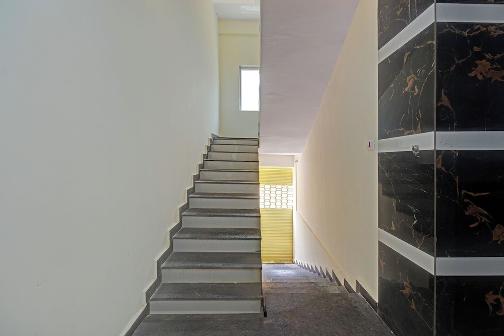 Fabhotel Srikara Grand Luxury Rooms