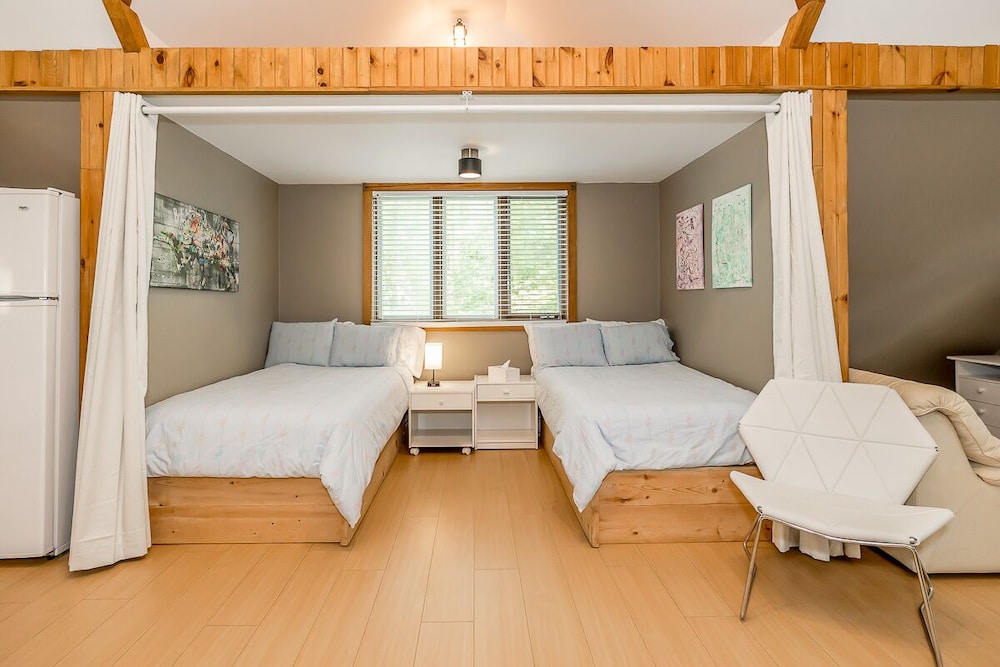 Muskoka Lakeshore Cottage Bliss