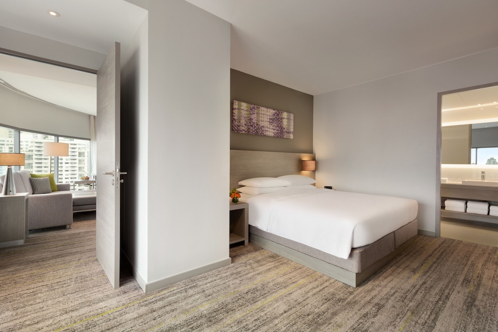 Hyatt Place Bangkok Sukhumvit 24 8