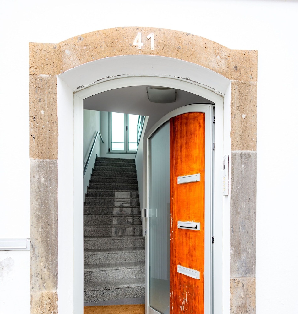 Olis House in Angra do Hero smo