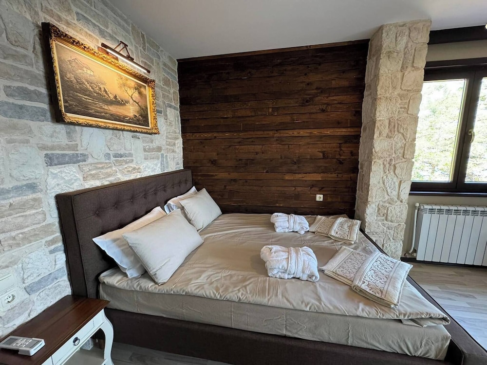 Villa Iskar Lake Residence