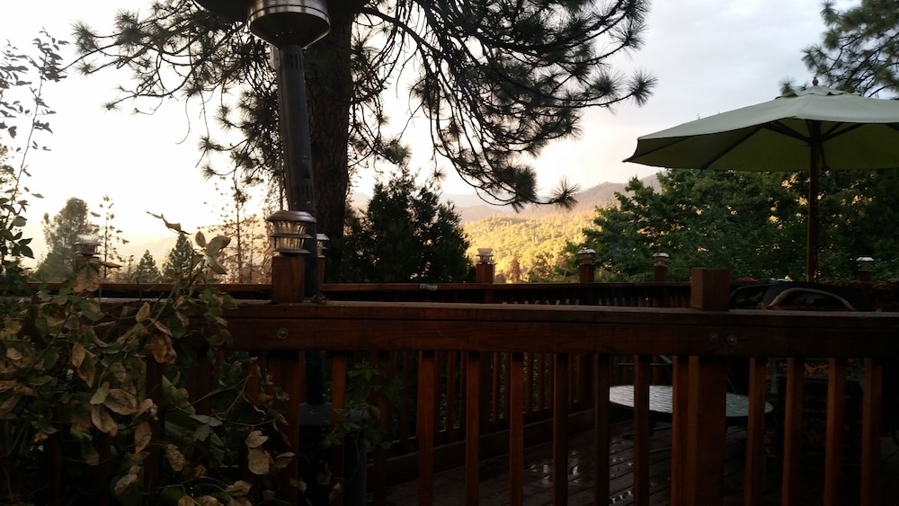 Pine Rose Inn