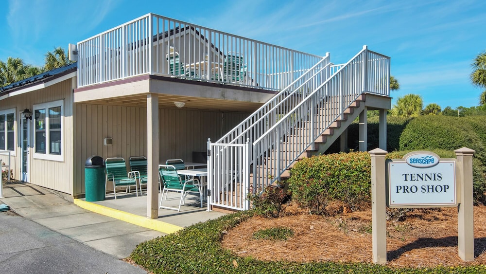 Sleeps 8 w/ Resort Pools, Tennis, Golf & Beach Access + Attraction Tickets!