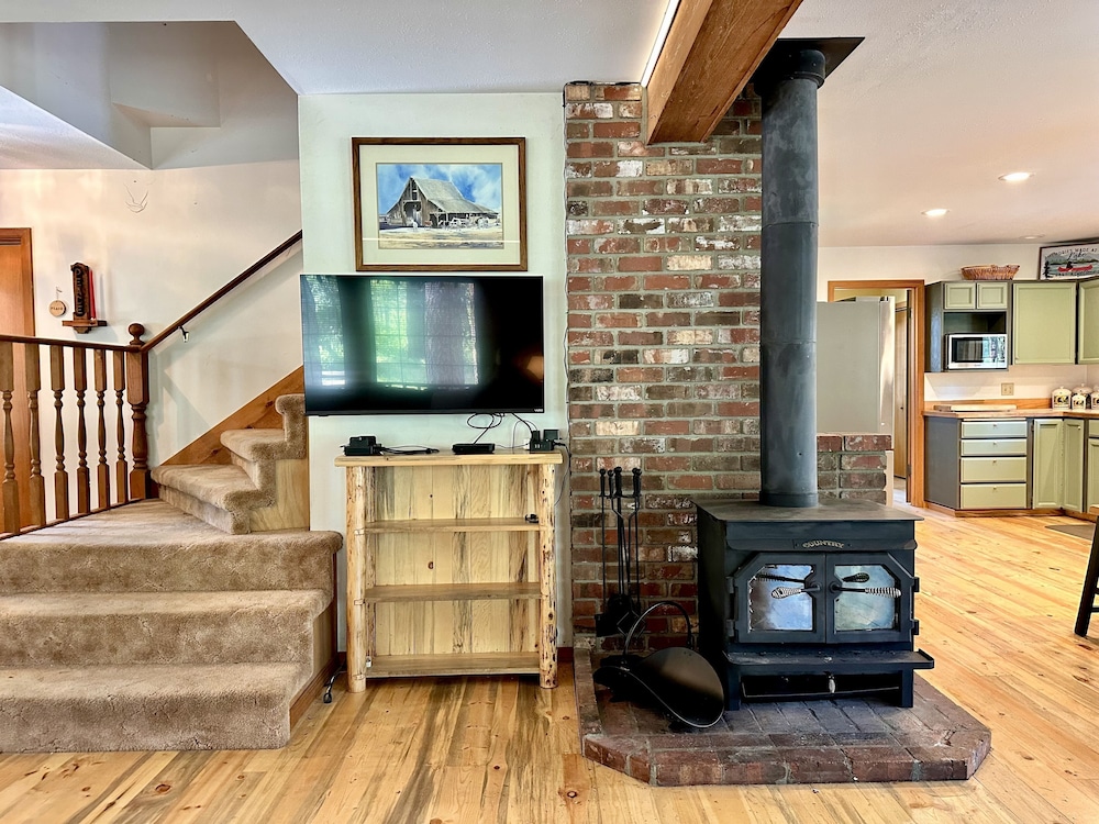 Blue Pine Forest Lodge 3 Bedroom Cabin