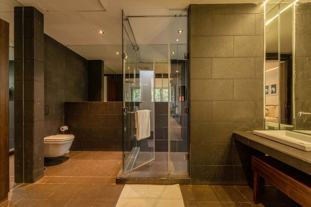 Aster by Hireavilla - 3BR w Private Pool in Parra