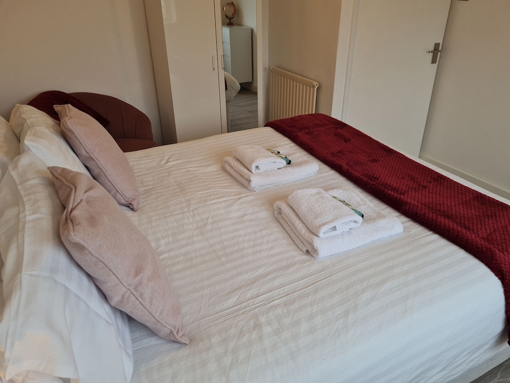 Lovely 2-bed Apartment in Cheltenham Spa view 4