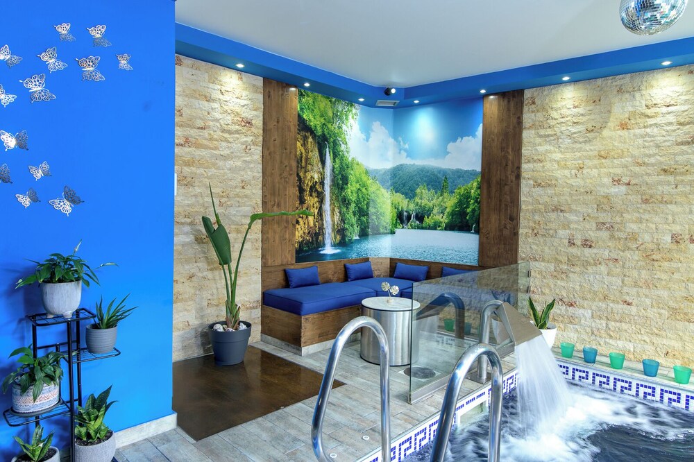 Krousonas Mountain View Suite