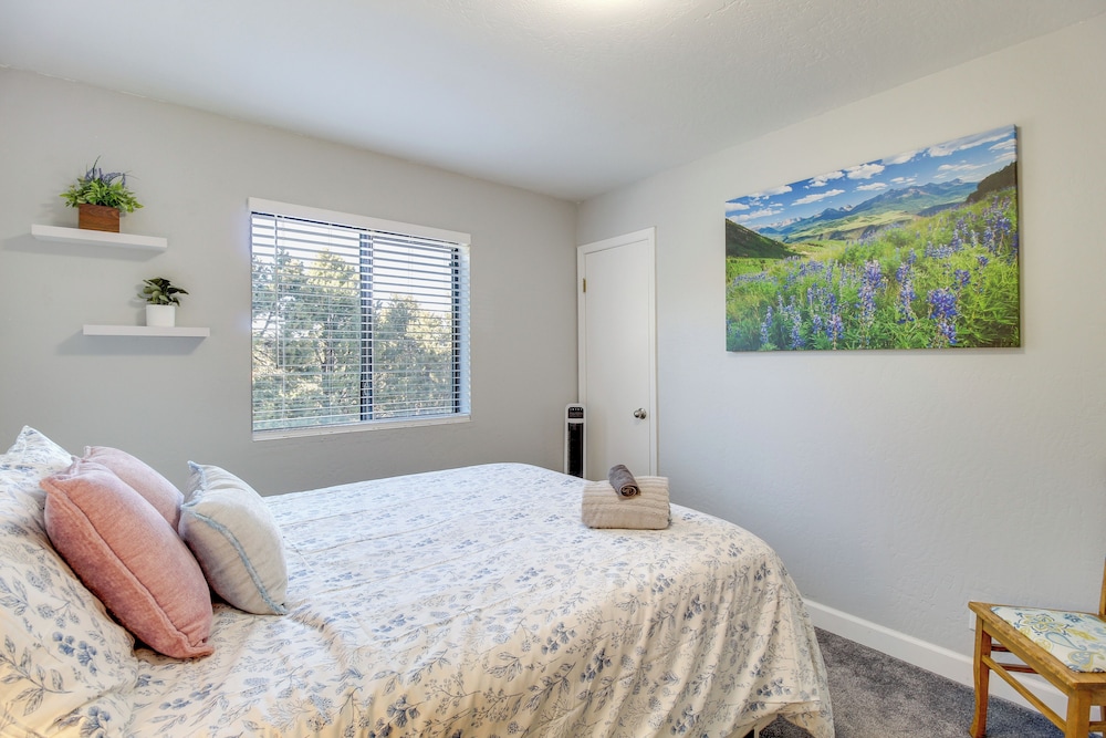 Eagar Vacation Rental Home w/ Spacious Deck! view 4