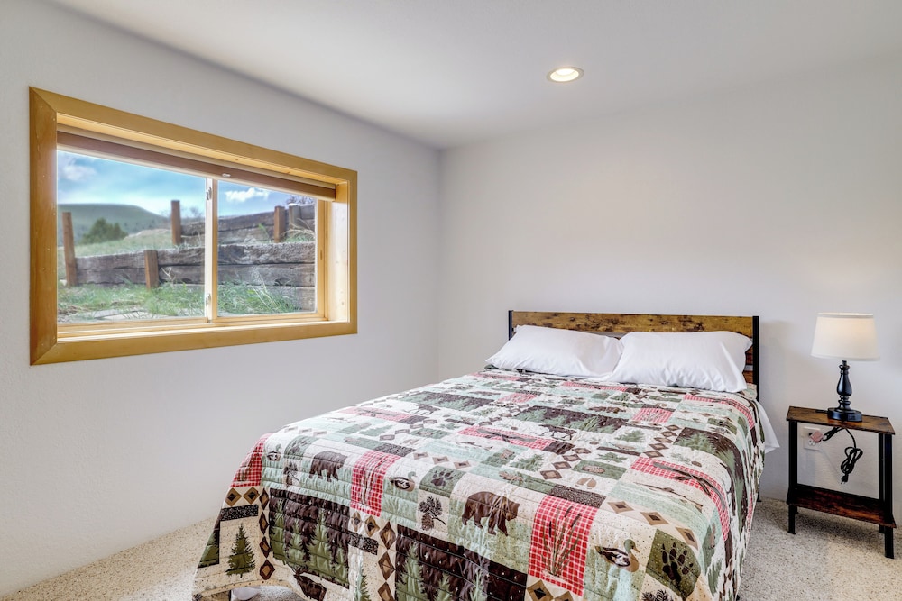 Walk to Sinks Canyon State Park: Spacious Home!