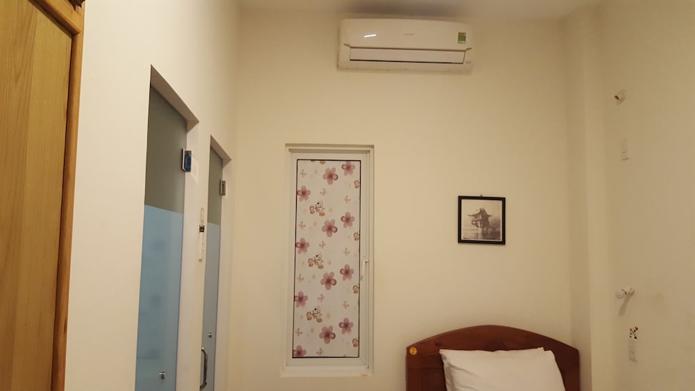 Glocal Beachside Hostel