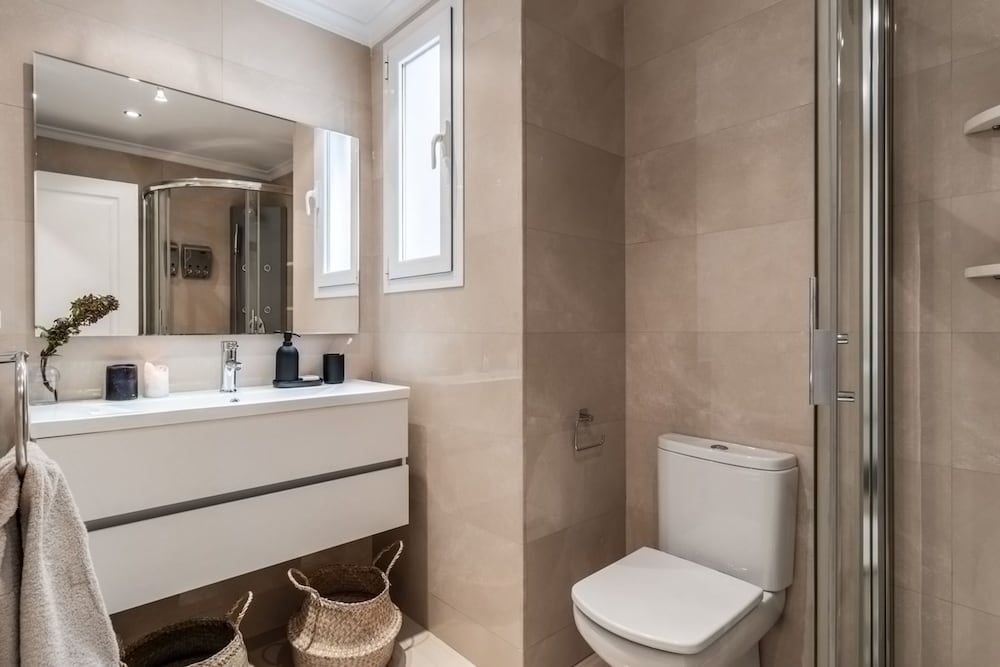 Casoria - 3 Bedrooms and Terrace in Trafalgar