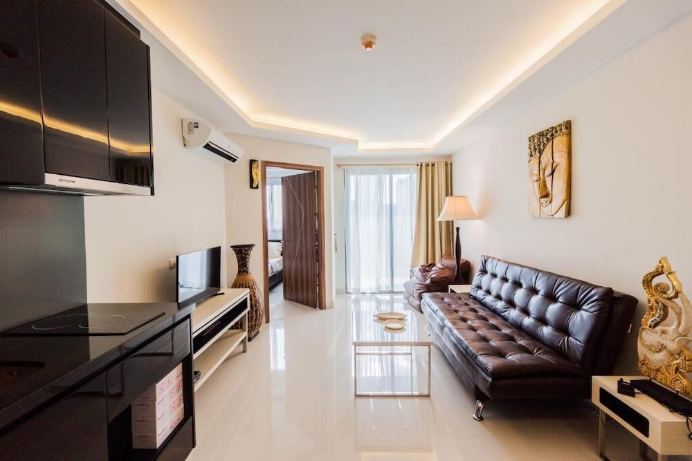 Club Royal Wongamat by PSR ASIA