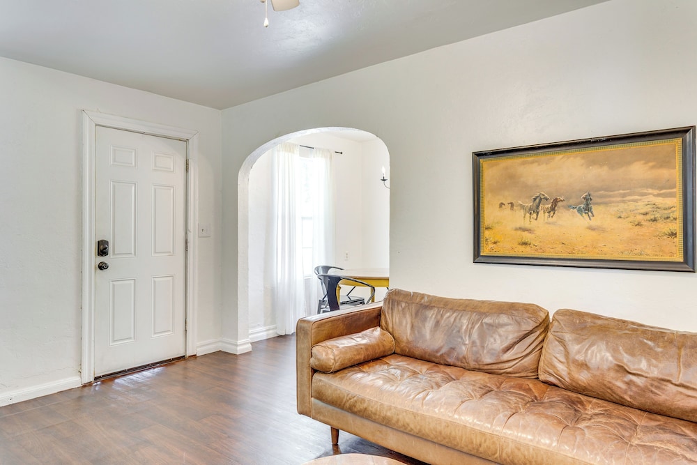 Modern OKC Duplex in Plaza: Steps to Shops & Bars!