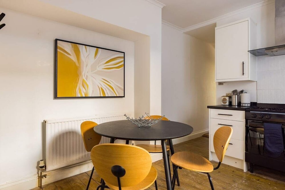 The Fulham Bolthole - Beckoning 2bdr Flat With Garden