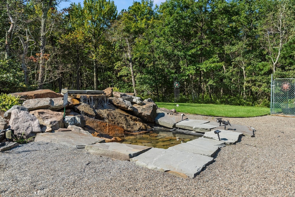 The Bigwood Cabin by Avantstay Hot Tub Firepit Pool Table Private Yard