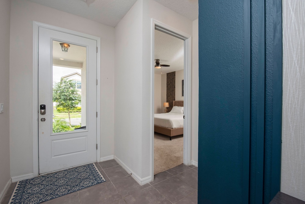 1799 Amazing 9Bd Near Disney