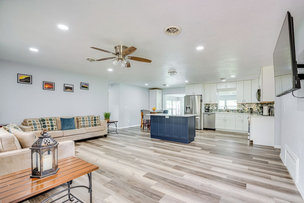 Stay & Play in Belleview: Welcoming Home w/ Yard