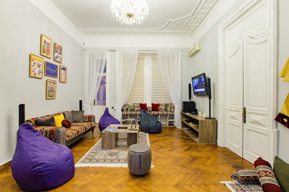 Khamsa Hostel