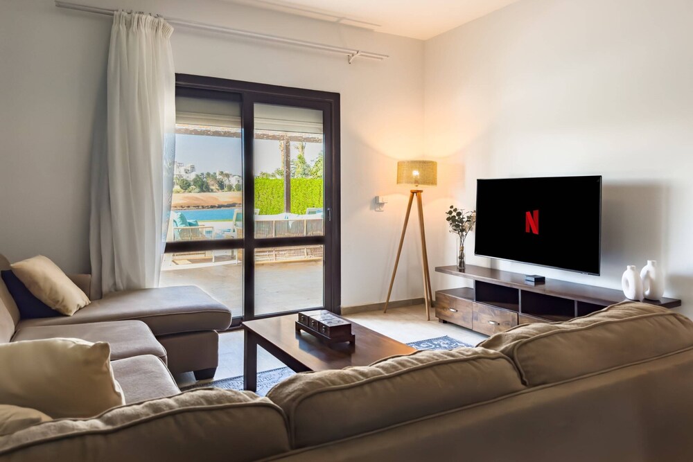 Xuru Stays I Sundown Symphony 4mbdr Villa @ Joubal El Gouna
