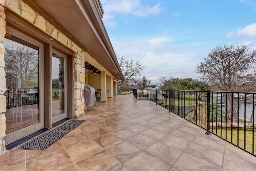 Hillview Estate
