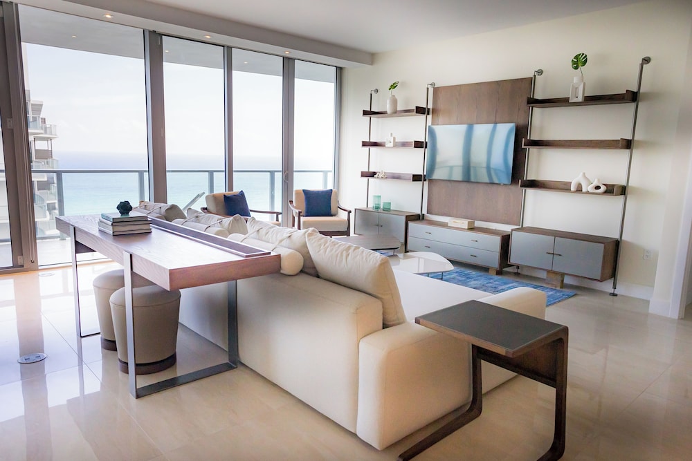 Private Condos at Amrit Ocean Resort