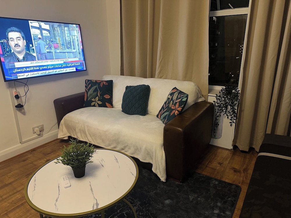 Luxury Studio Marble Arch can fit up to 4 Guests