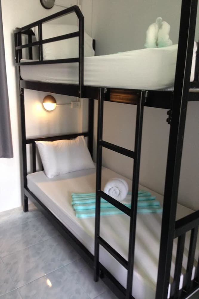 Wayla Hostel - Adults Only