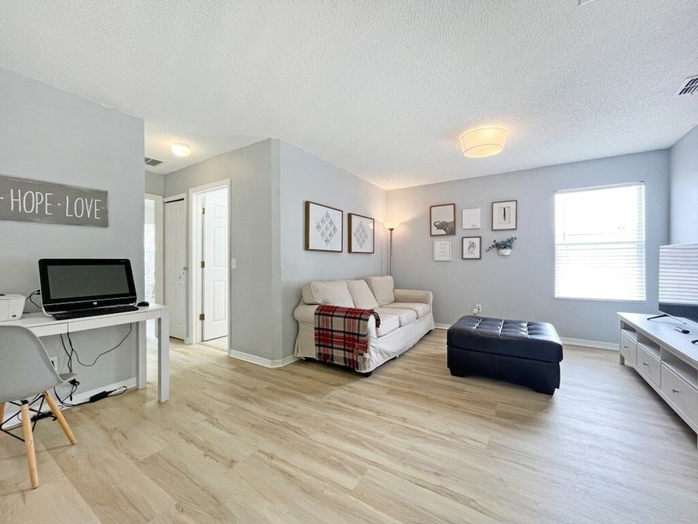 Endless Summer 6 Bedroom Home
