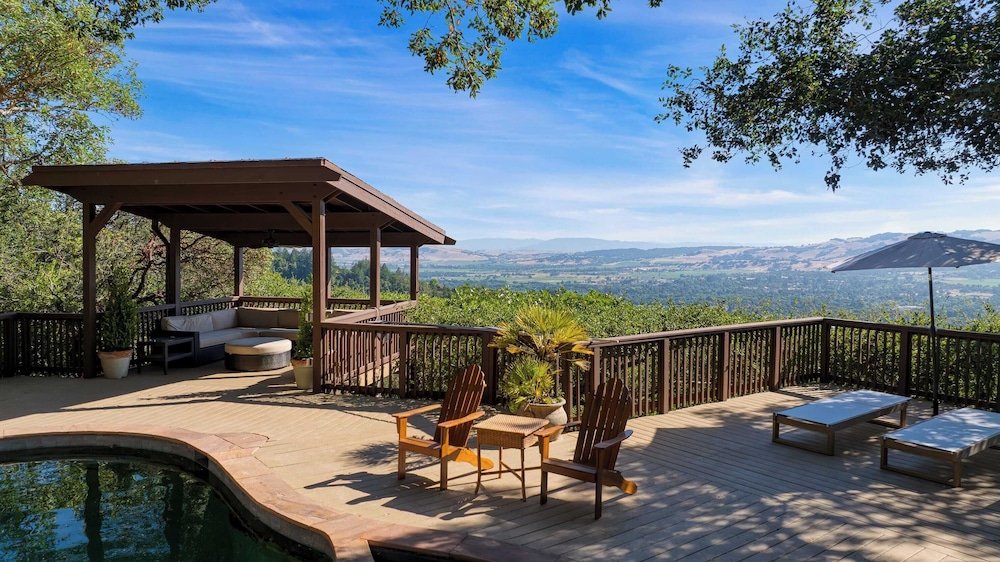 Sonoma Skyhouse by Avantstay Pool, Sauna, Hot Tub & Stunning Valley Views
