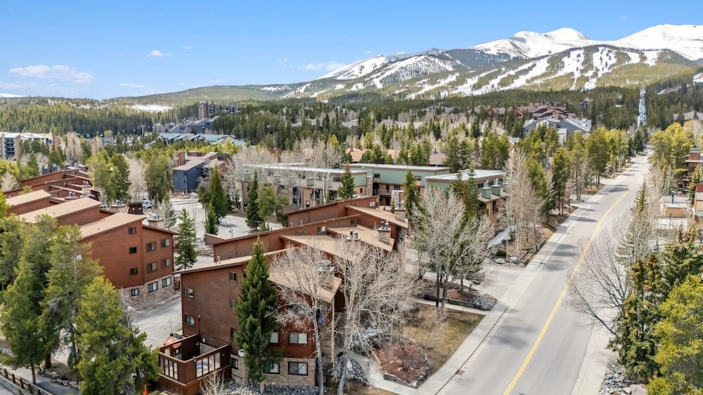 Pine Ridge 11e 2 Bedroom Condo