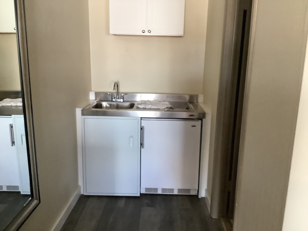 Dodge City Vacations - Silver Spur Vintage Inn  Suites - Property Image 56