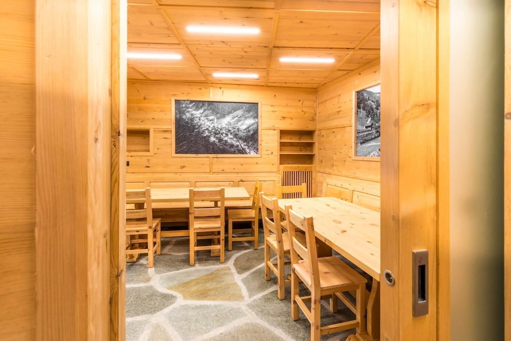 meeting & event spaces