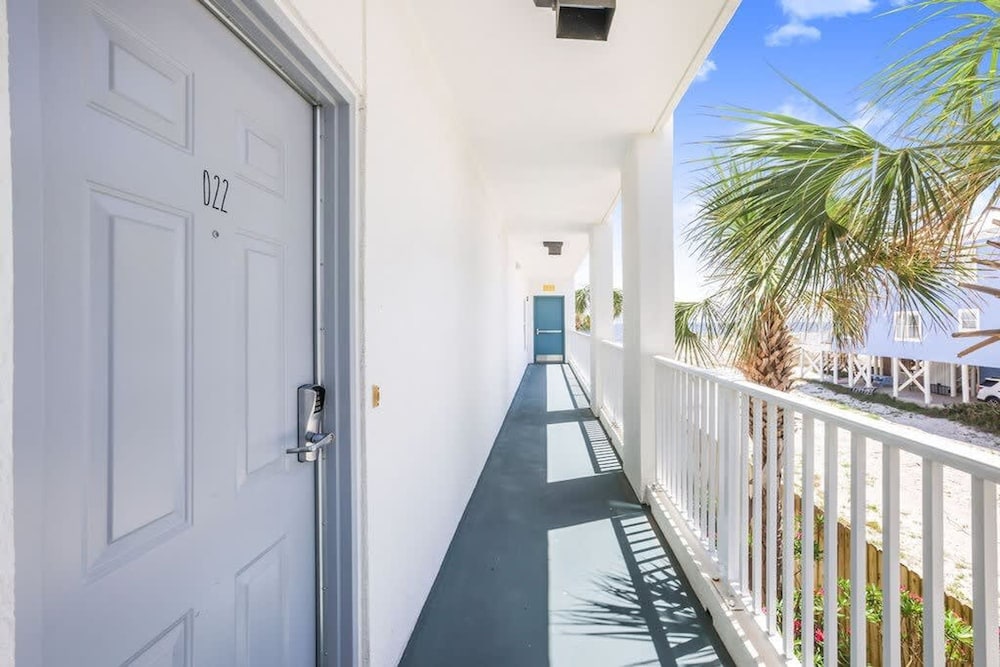 Palm Beach 22D 2 BR 2 5 BA Beach-view