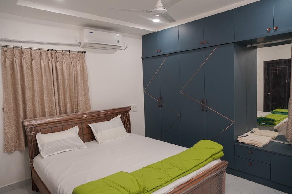 Manish Suites & Service Apartments