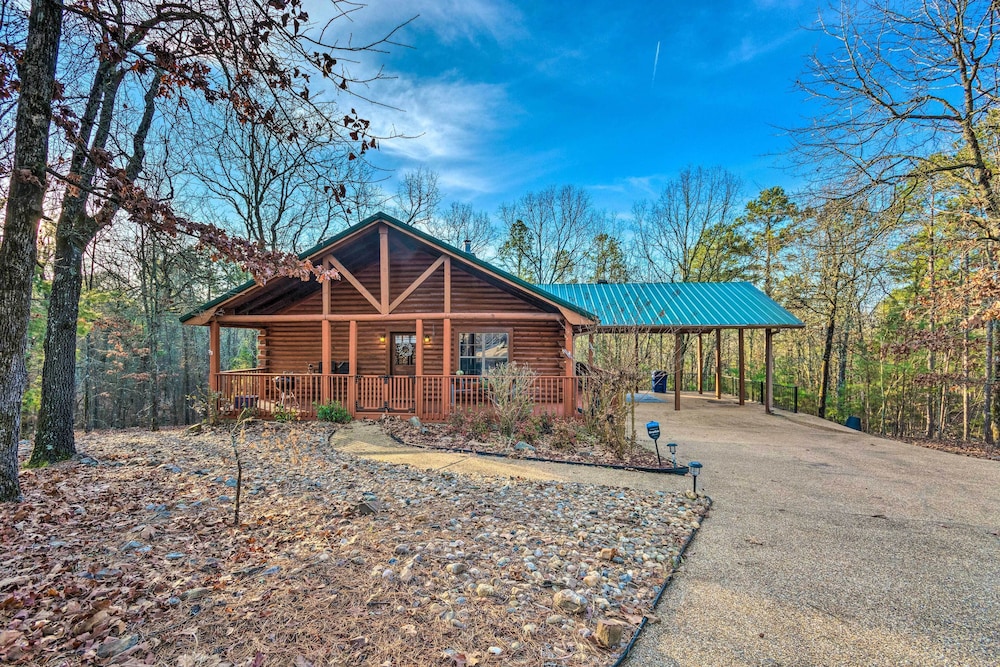 Pet-friendly Cabot Cabin w/ Fenced Yard! view 4