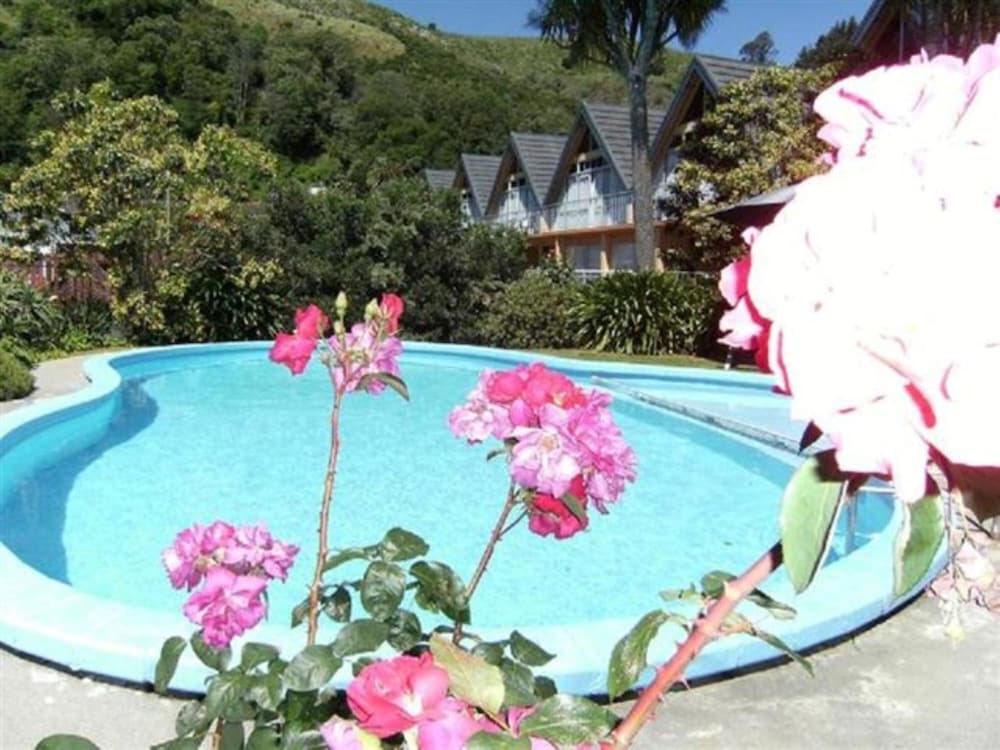 Milton Chalet Motel