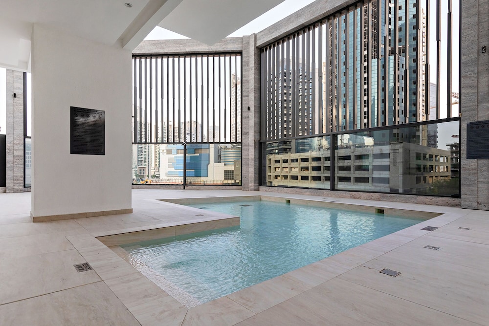 Modern Studio at Paragon