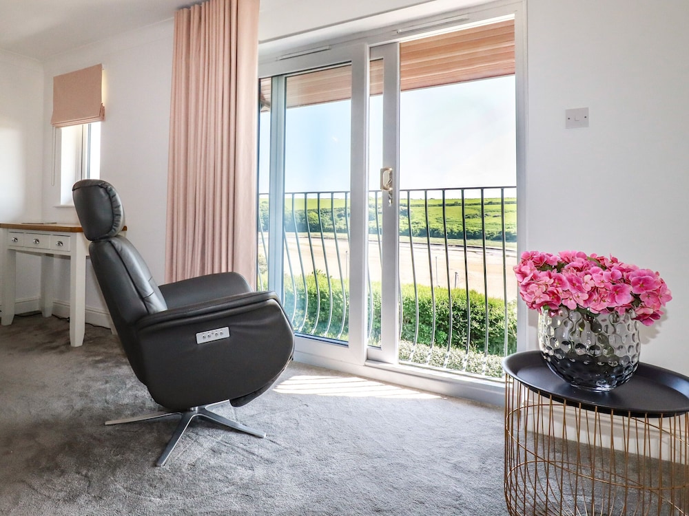 Newquay Tamarisk Lodge on the Gannel