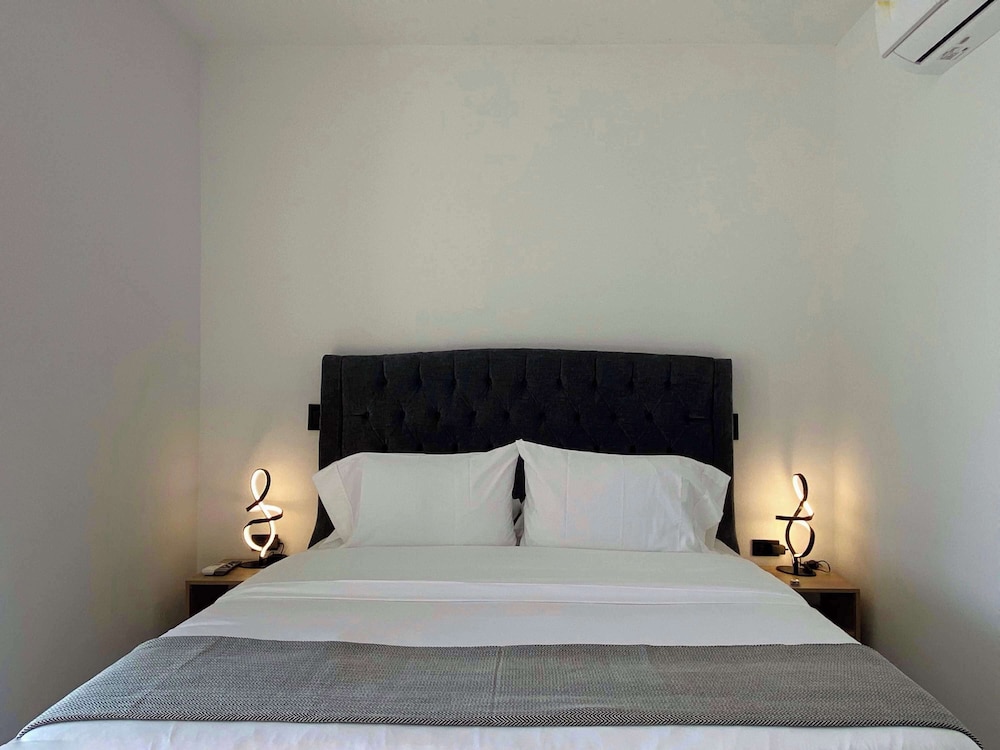 w Inviting 3BR w AC Near Ciudad Amurallada