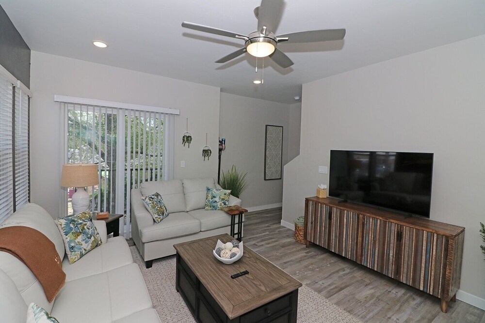 Modern Ascend 2 Bedroom Townhouse