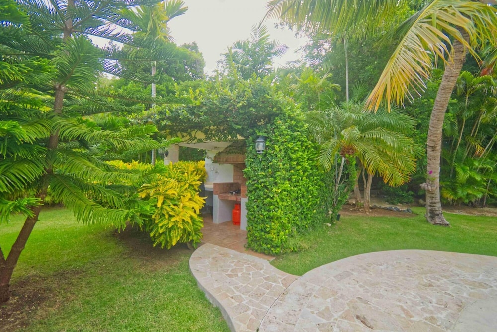Cozy Private Villa in Amazing Beach Golf Resort view 2
